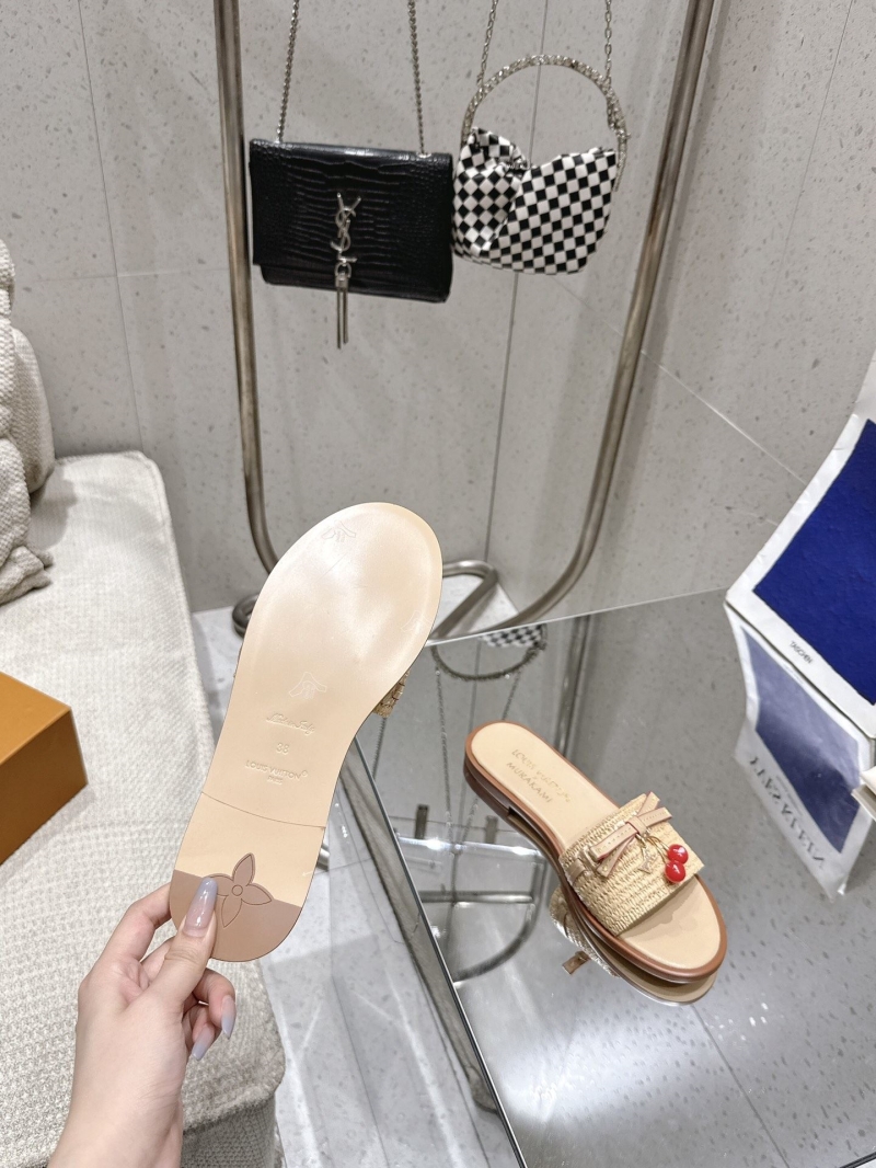 l0vis Vvtt0n slippers